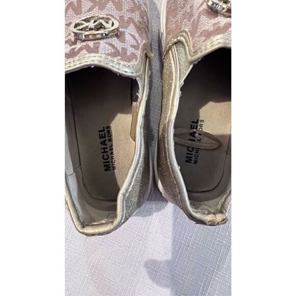 Michael Kors Kids Slip On Monogram Gold Tone Logo Sneaker Shoes Toddler 9 US - Picture 8 of 11
